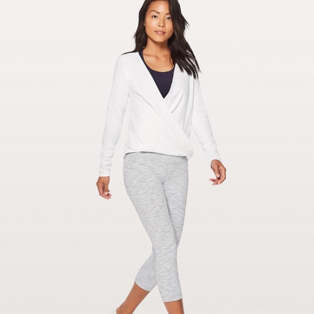 Lululemon Freedom longSleeve Size 8🤗🤗